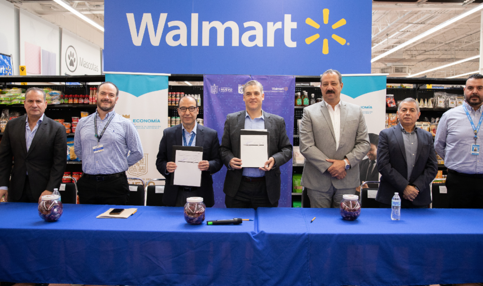 Secretaría de Economía de Nuevo León y Walmart firman convenio